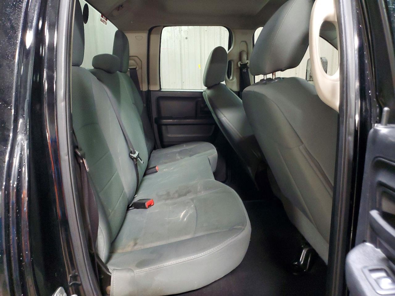 2014 RAM 1500 ST photo 10