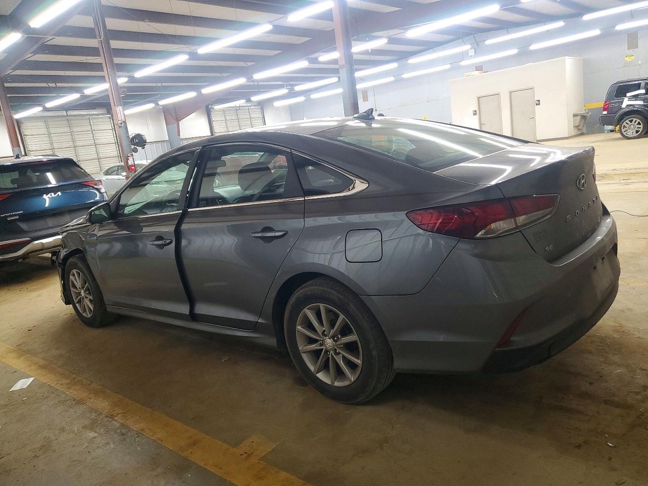 2018 HYUNDAI SONATA SE photo 4