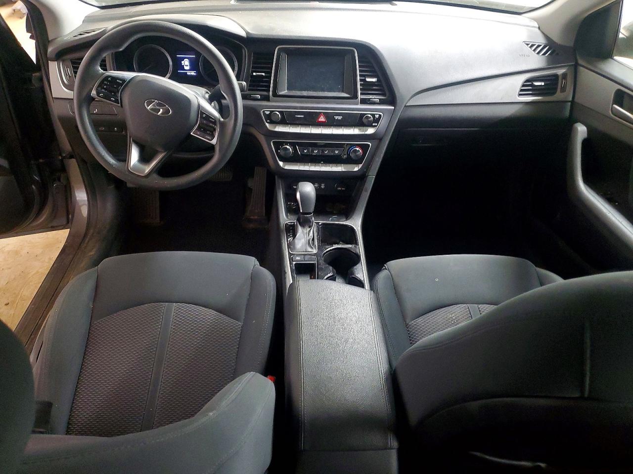 2018 HYUNDAI SONATA SE photo 22