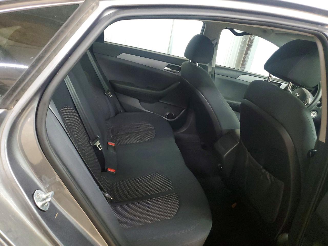 2018 HYUNDAI SONATA SE photo 28