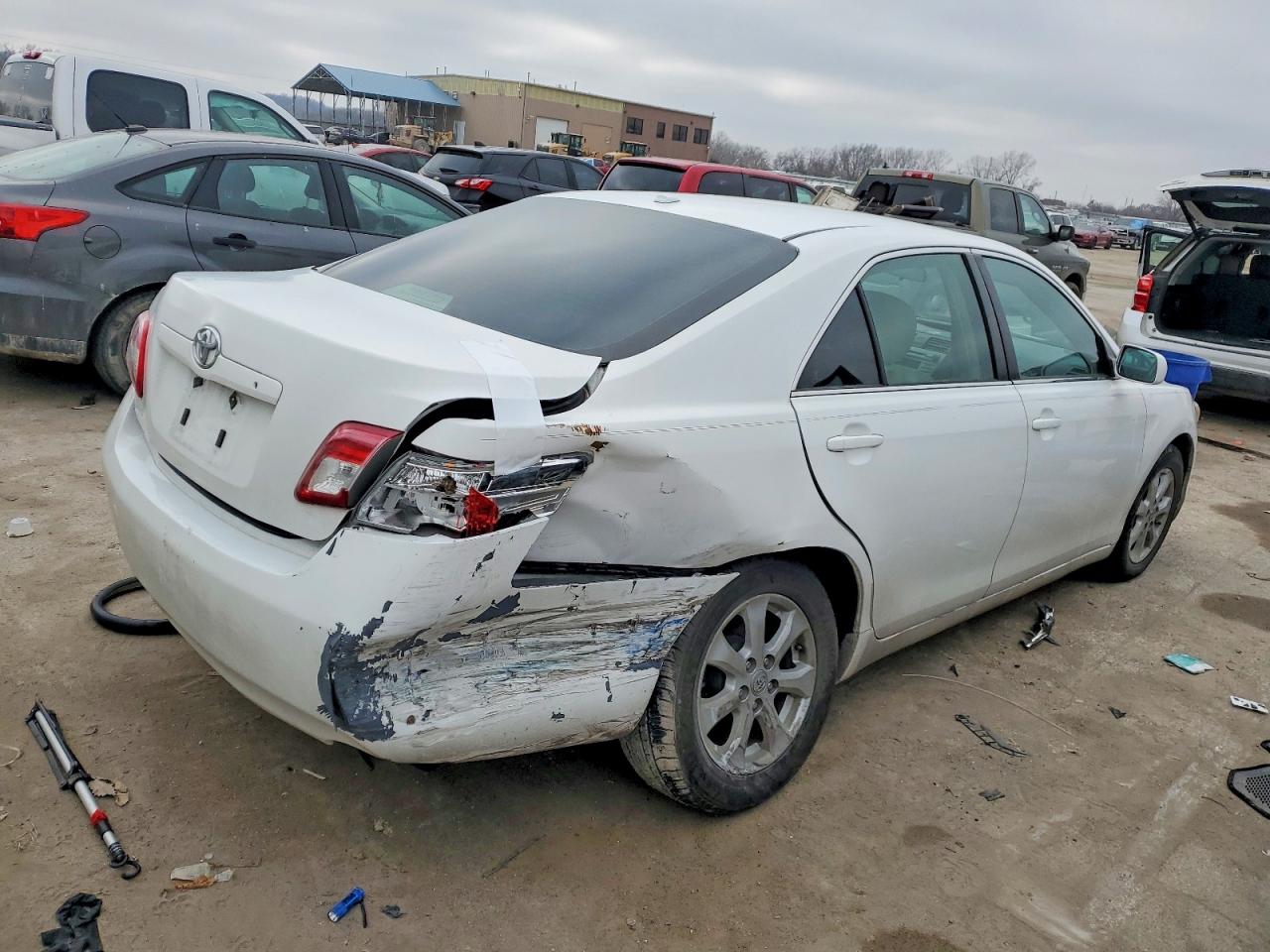 2010 TOYOTA CAMRY BASE photo 5