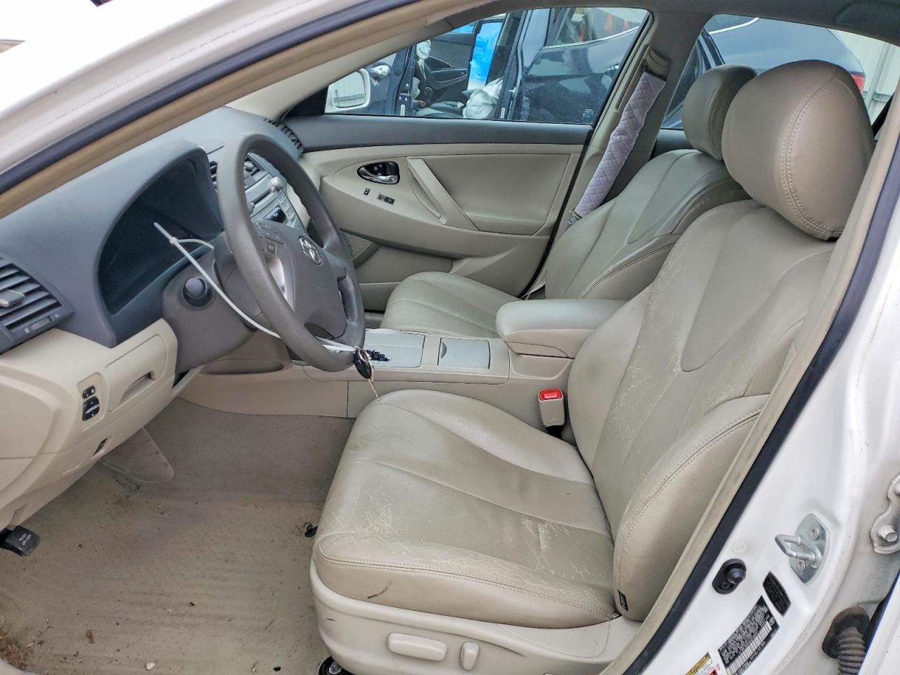 2010 TOYOTA CAMRY BASE photo 13