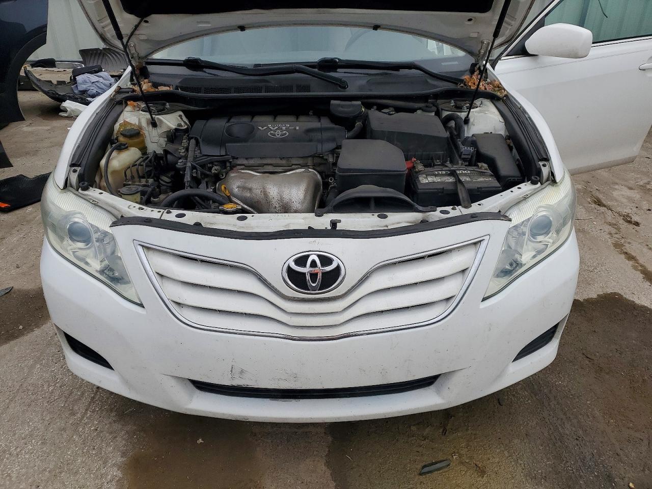 2010 TOYOTA CAMRY BASE photo 21