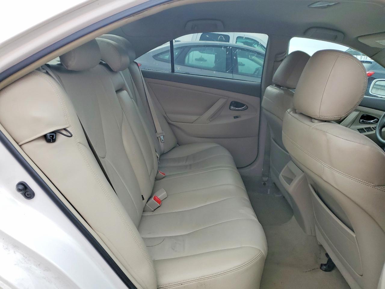 2010 TOYOTA CAMRY BASE photo 19