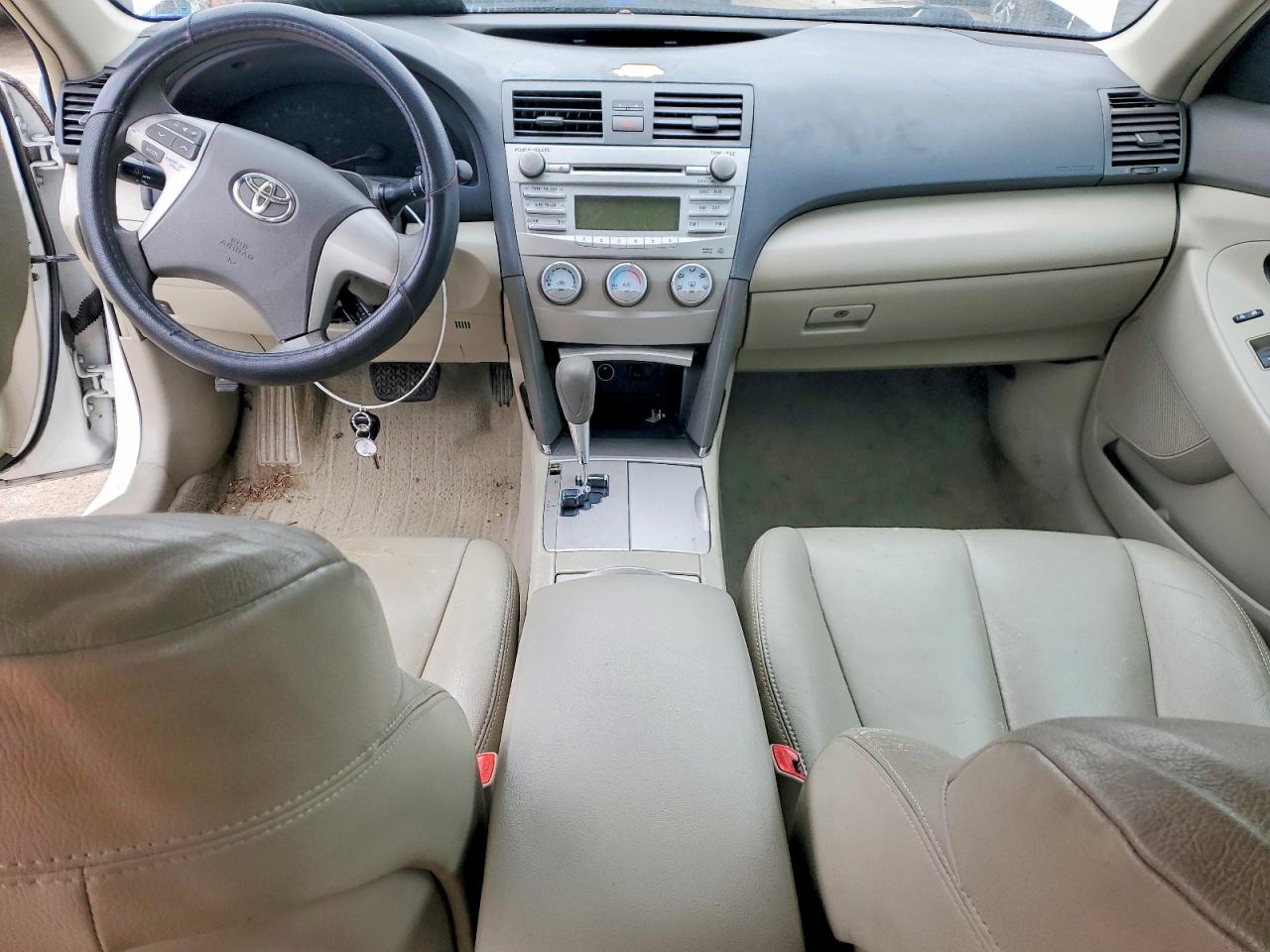 2010 TOYOTA CAMRY BASE photo 15