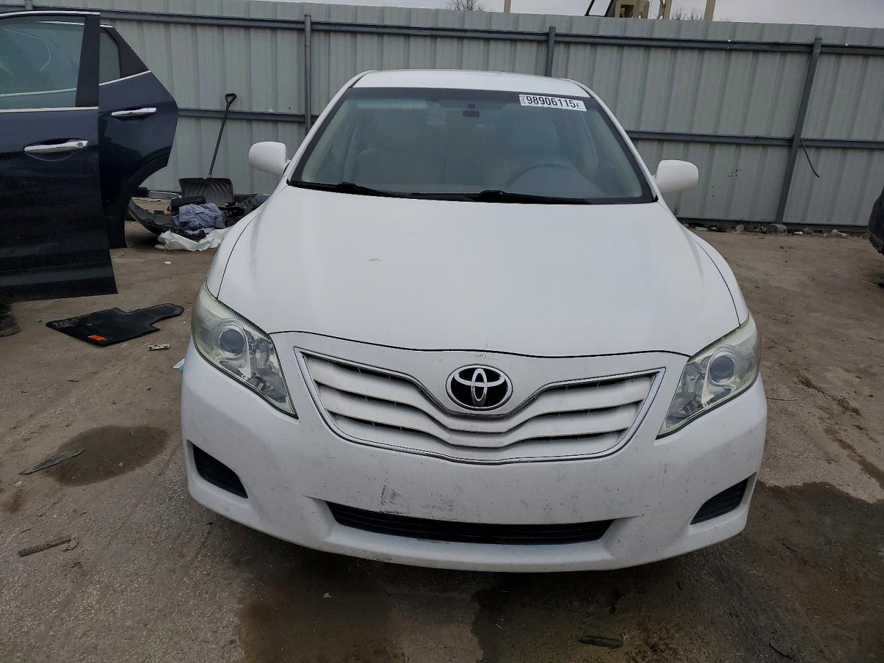 2010 TOYOTA CAMRY BASE photo 9