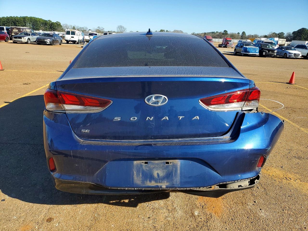 2018 HYUNDAI SONATA SE photo 11