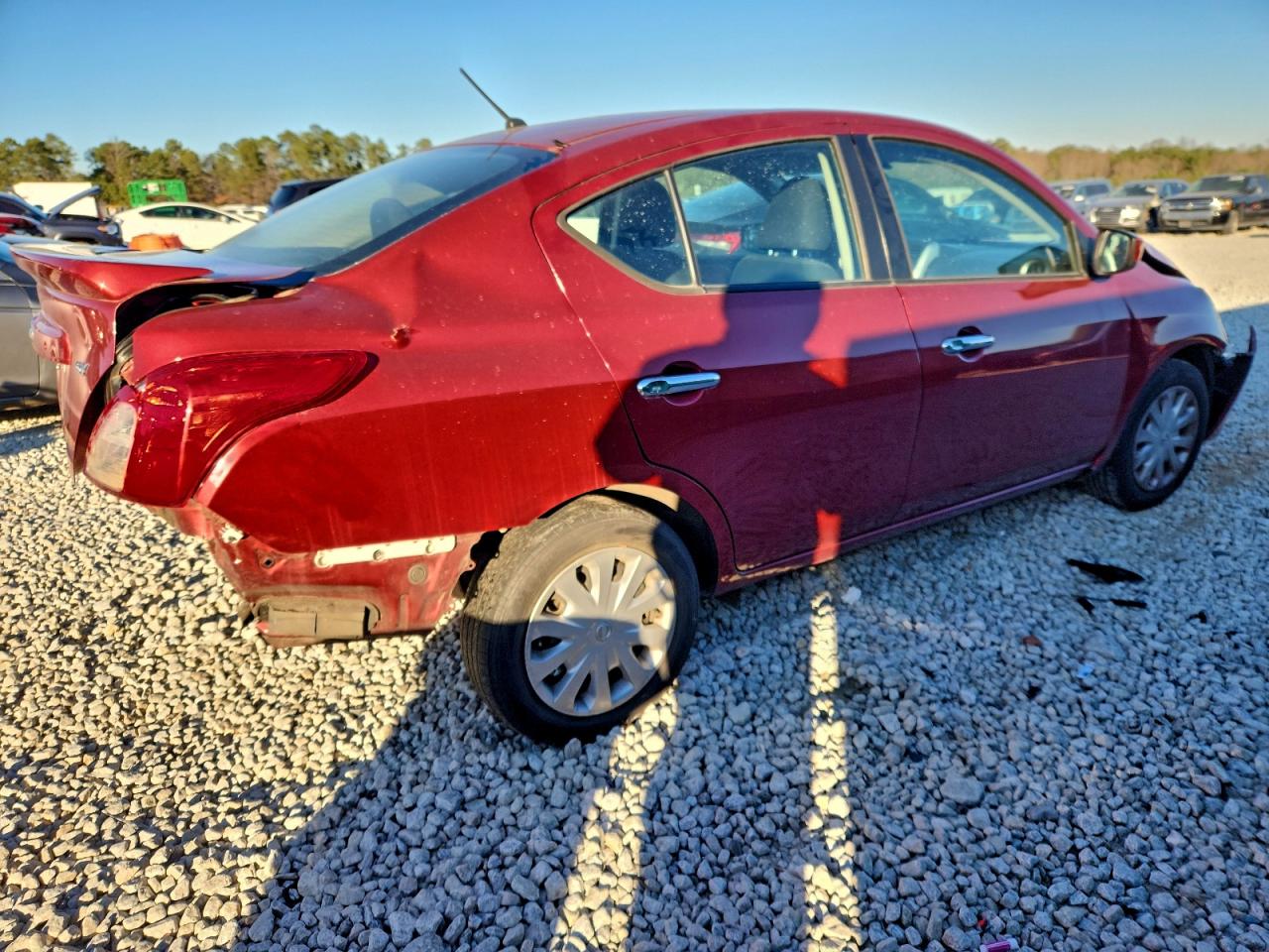 2018 NISSAN VERSA S photo 3