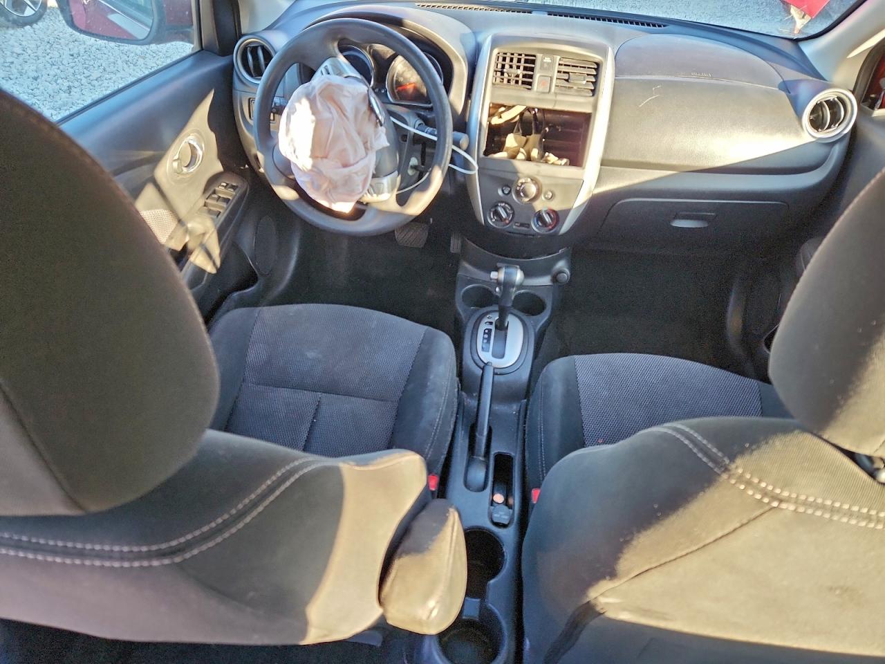 2018 NISSAN VERSA S photo 8