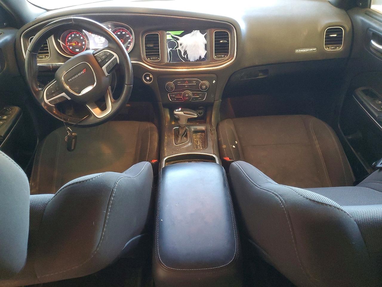 2017 DODGE CHARGER SXT photo 8