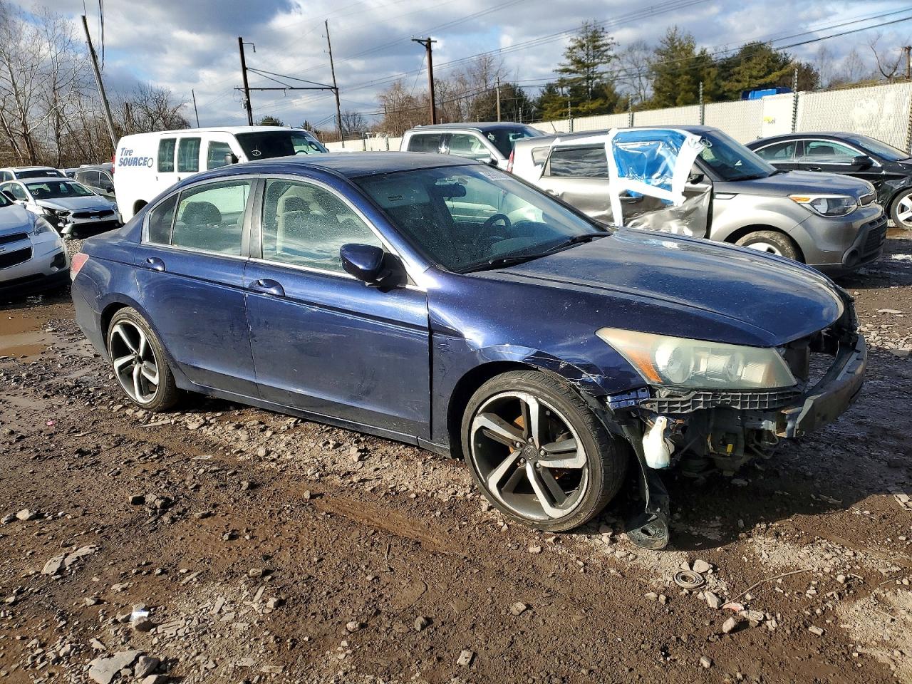 2010 HONDA ACCORD LX photo 4