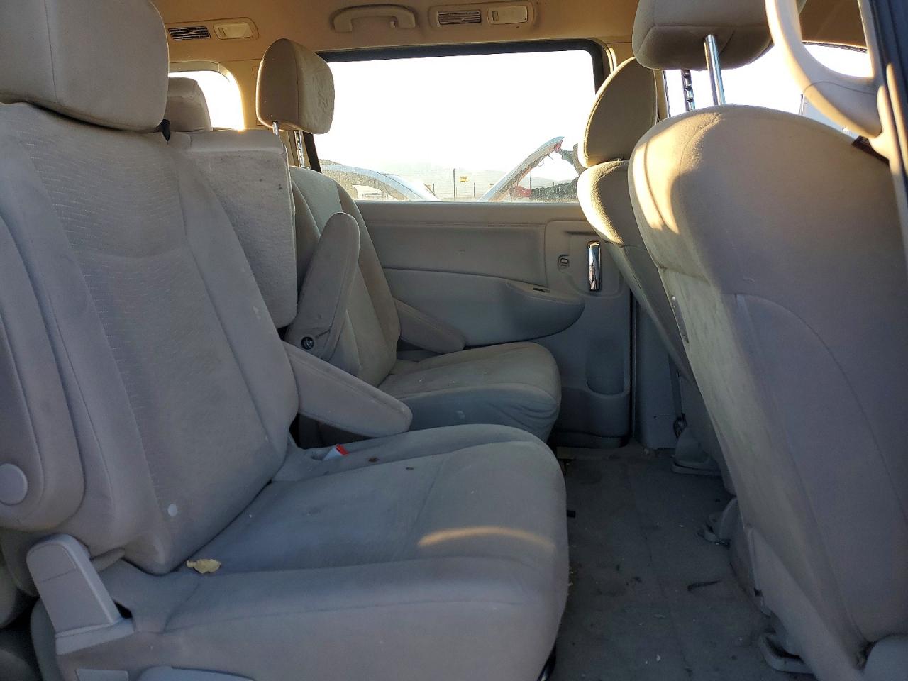 2014 NISSAN QUEST S photo 10