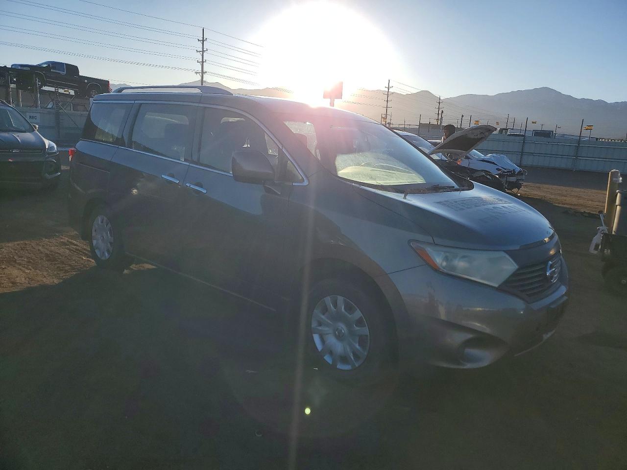2014 NISSAN QUEST S photo 4