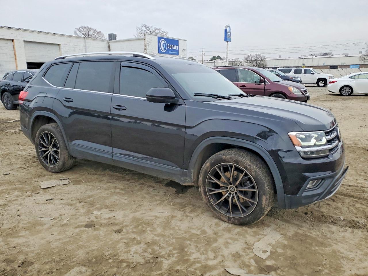 2018 VOLKSWAGEN ATLAS SE photo 4