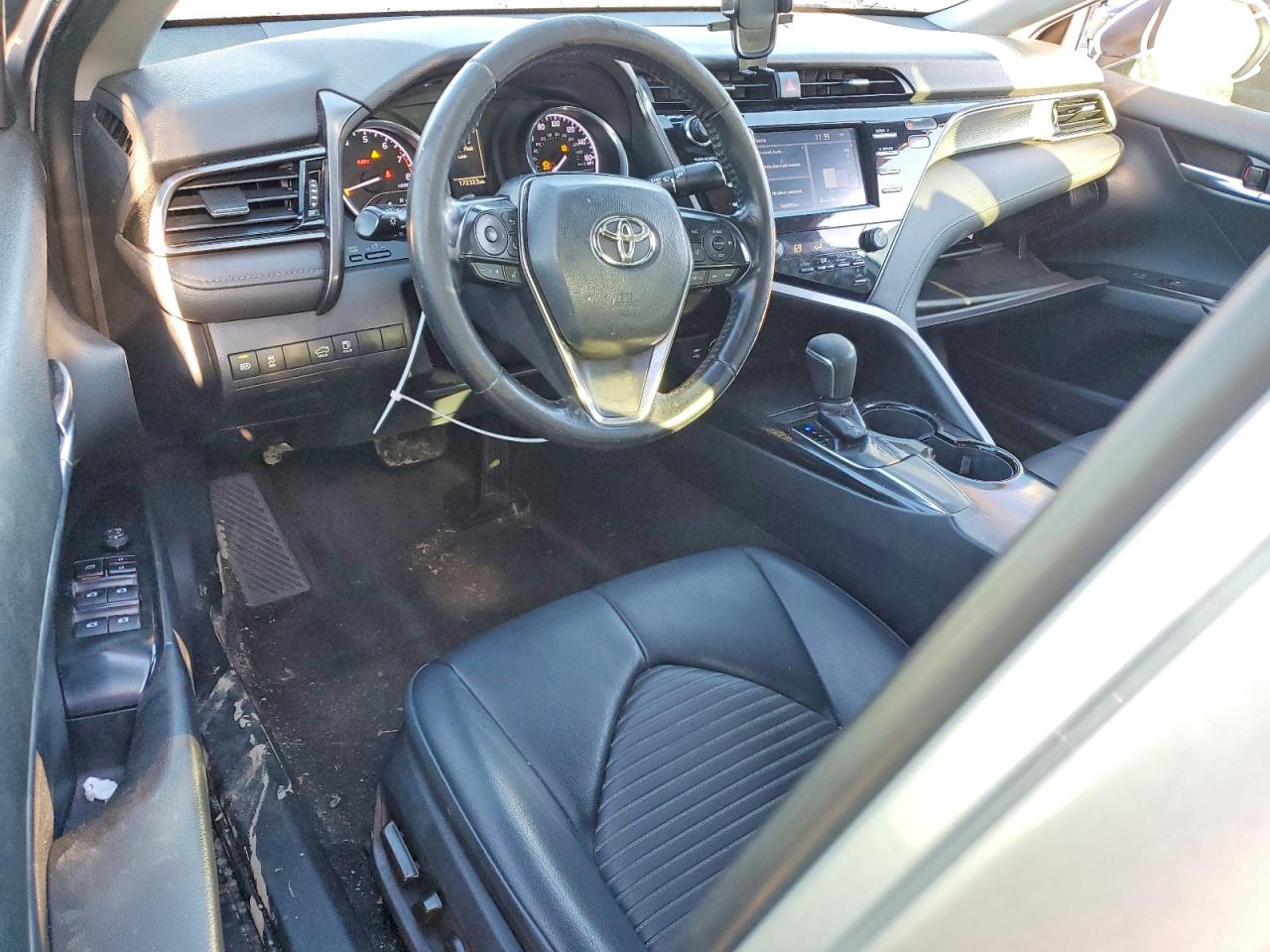 2019 TOYOTA CAMRY L photo 8