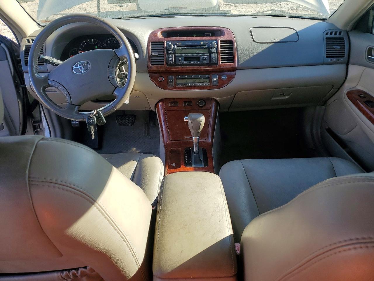 2005 TOYOTA CAMRY LE photo 8
