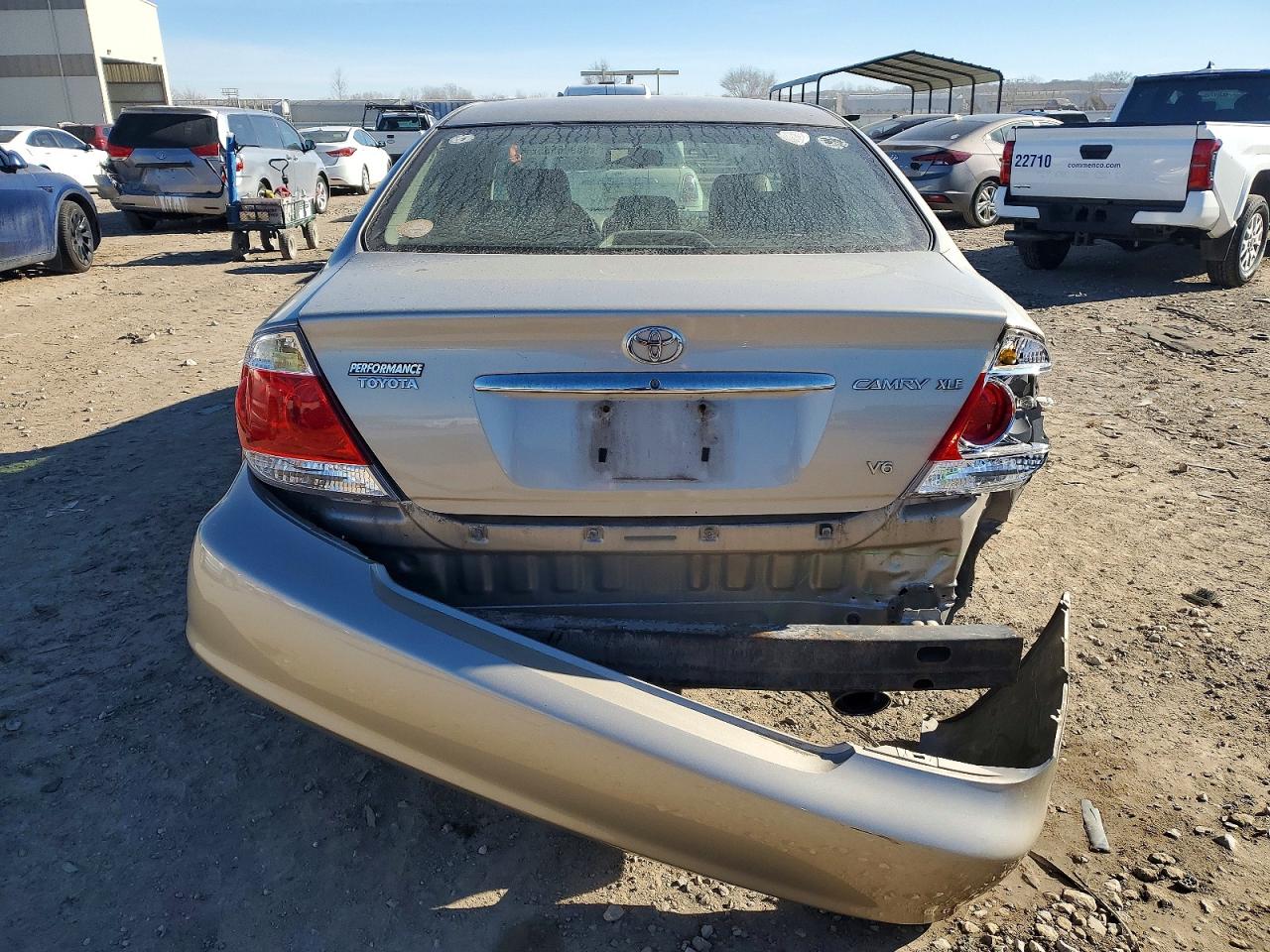 2005 TOYOTA CAMRY LE photo 6