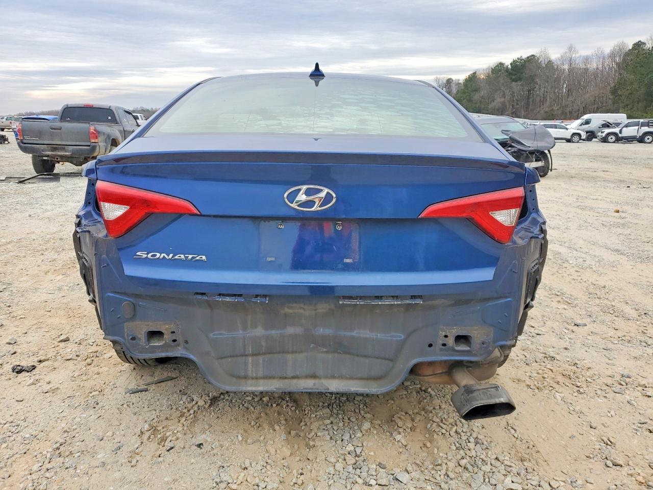 2017 HYUNDAI SONATA SE photo 6