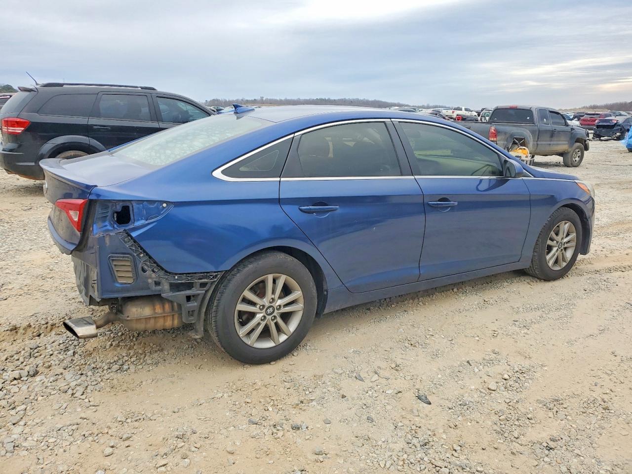 2017 HYUNDAI SONATA SE photo 3