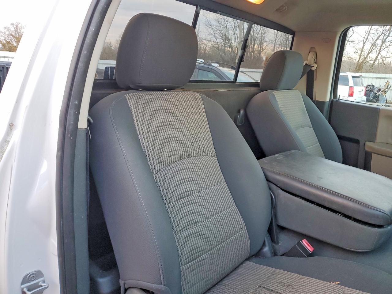 2011 DODGE RAM 1500 photo 19