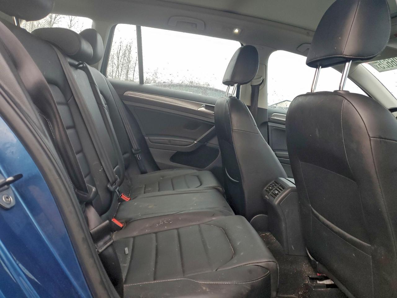 2017 VOLKSWAGEN GOLF ALLTRACK S photo 11