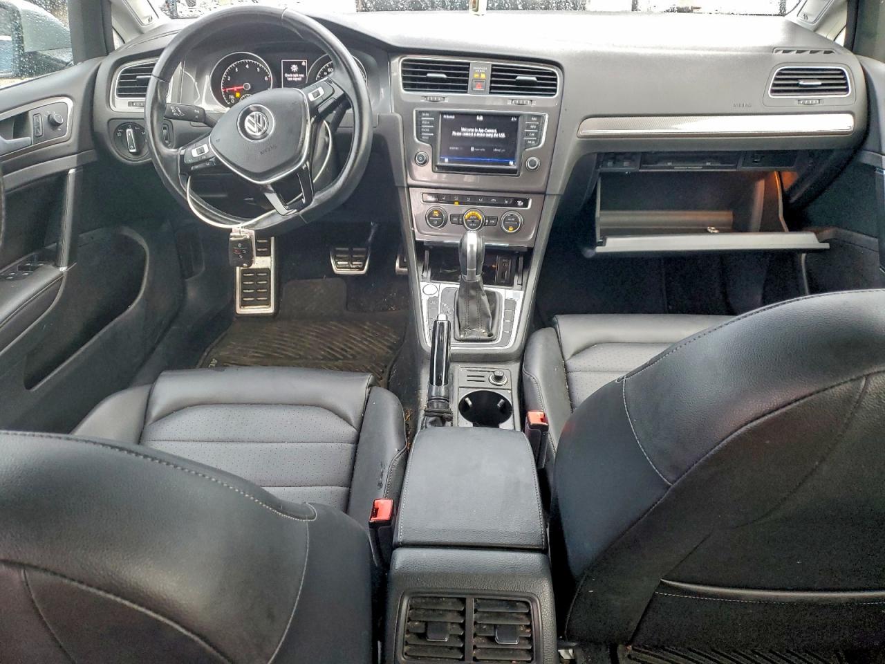 2017 VOLKSWAGEN GOLF ALLTRACK S photo 8