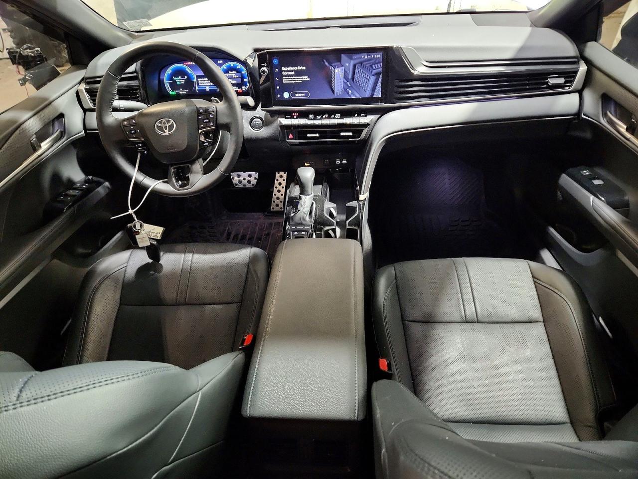 2025 TOYOTA CAMRY XSE photo 8