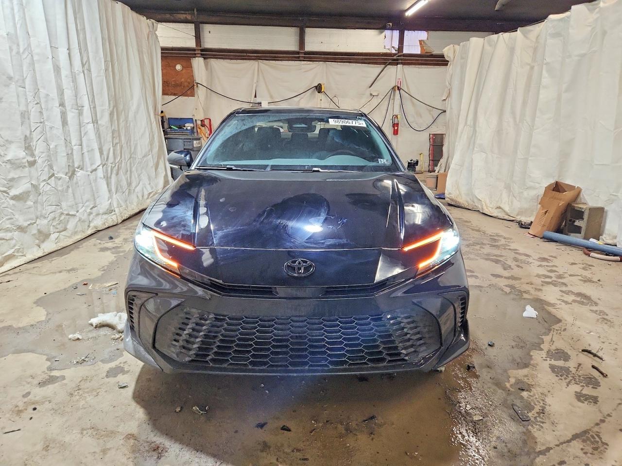 2025 TOYOTA CAMRY XSE photo 5