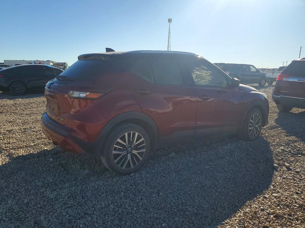 2021 NISSAN KICKS SV photo 3