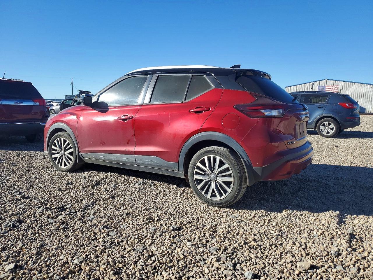 2021 NISSAN KICKS SV photo 2