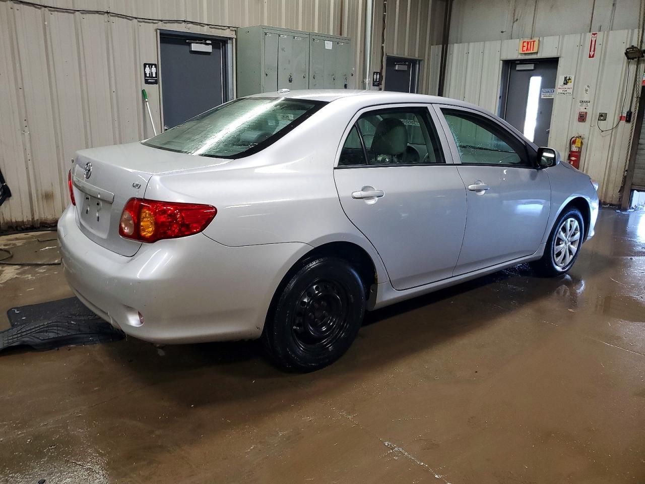 2010 TOYOTA COROLLA BASE photo 3