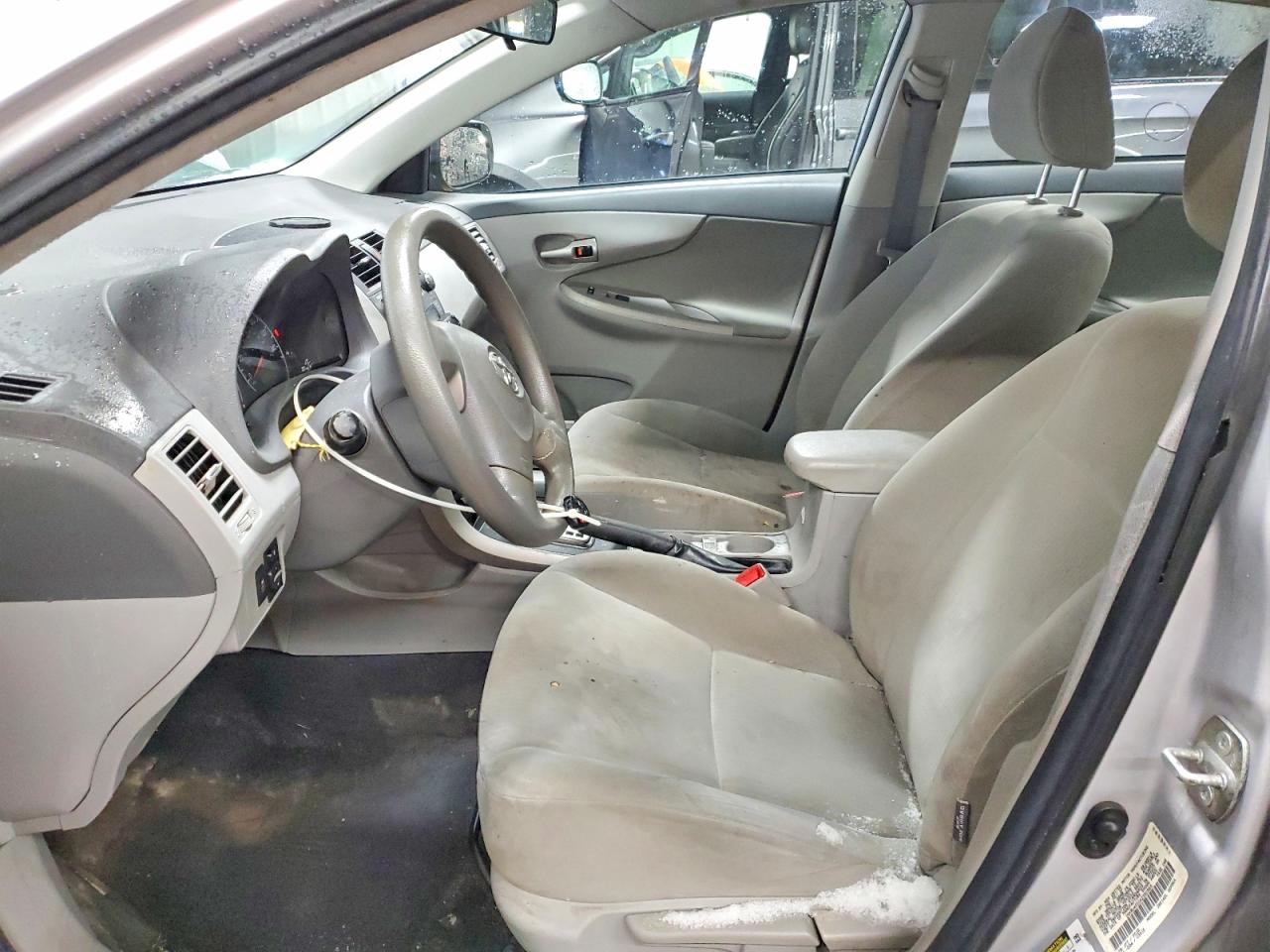 2010 TOYOTA COROLLA BASE photo 7