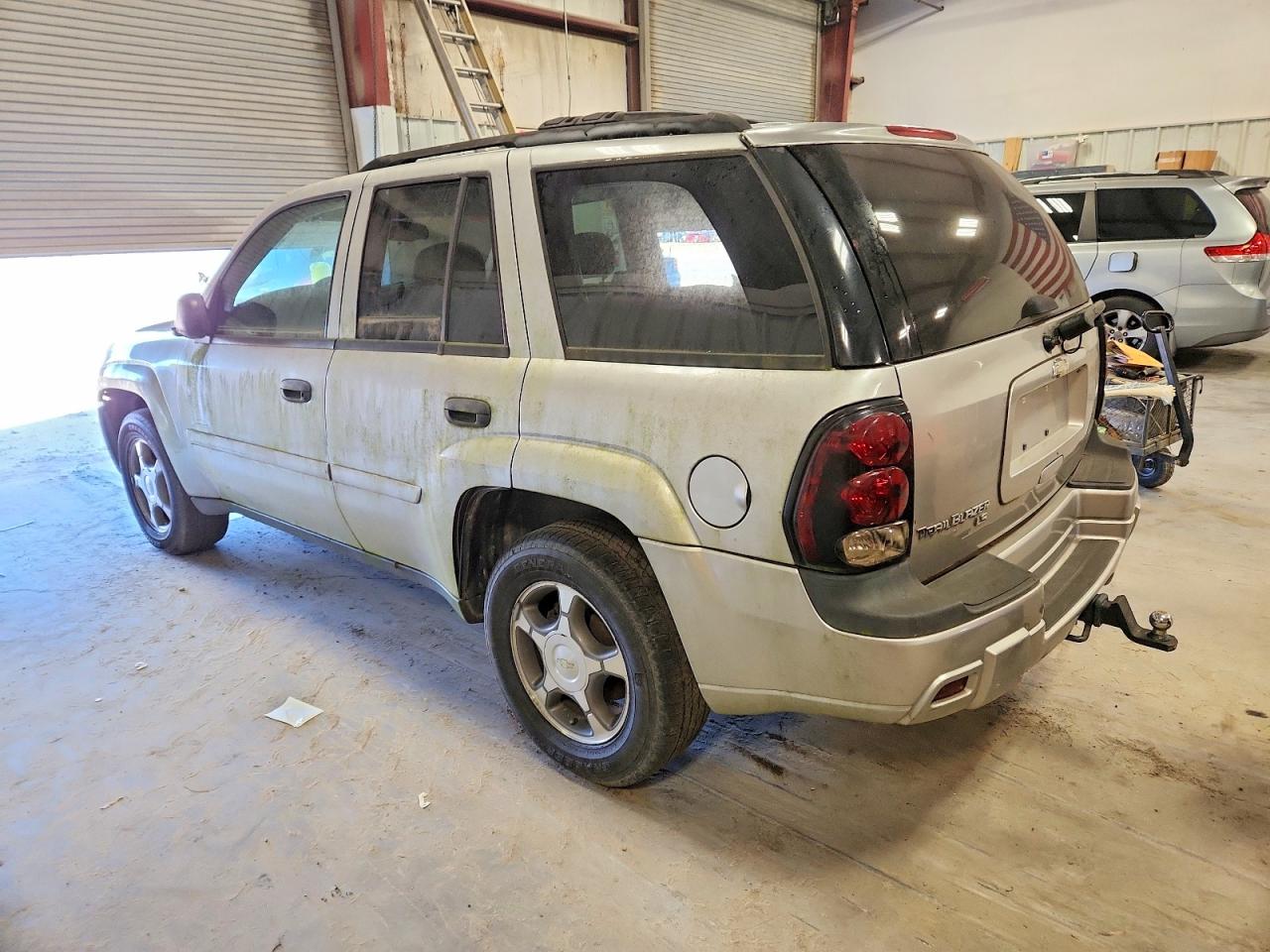 2008 CHEVROLET TRAILBLAZER LS photo 2