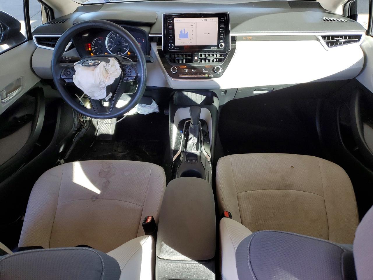2021 TOYOTA COROLLA LE photo 8