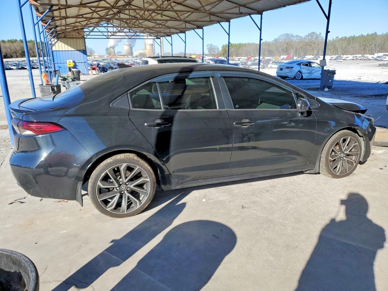 2021 TOYOTA COROLLA LE photo 3