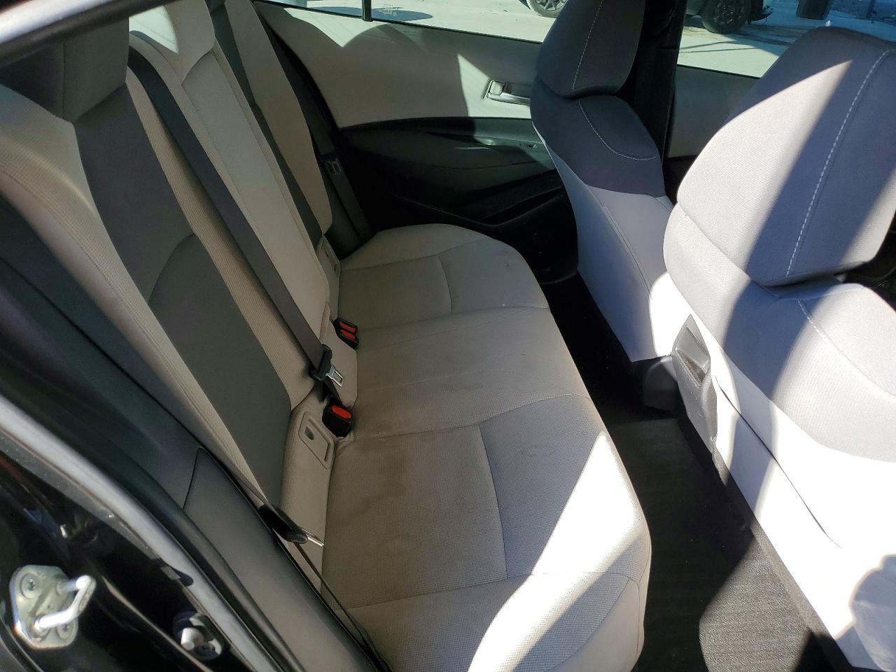 2021 TOYOTA COROLLA LE photo 10