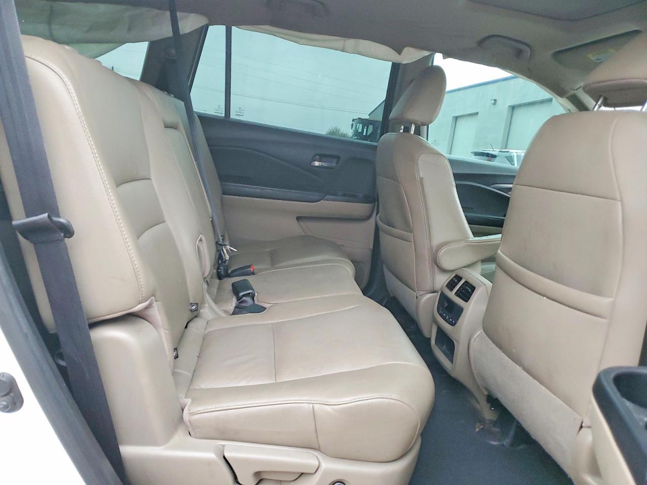 2016 HONDA PILOT EXL photo 11