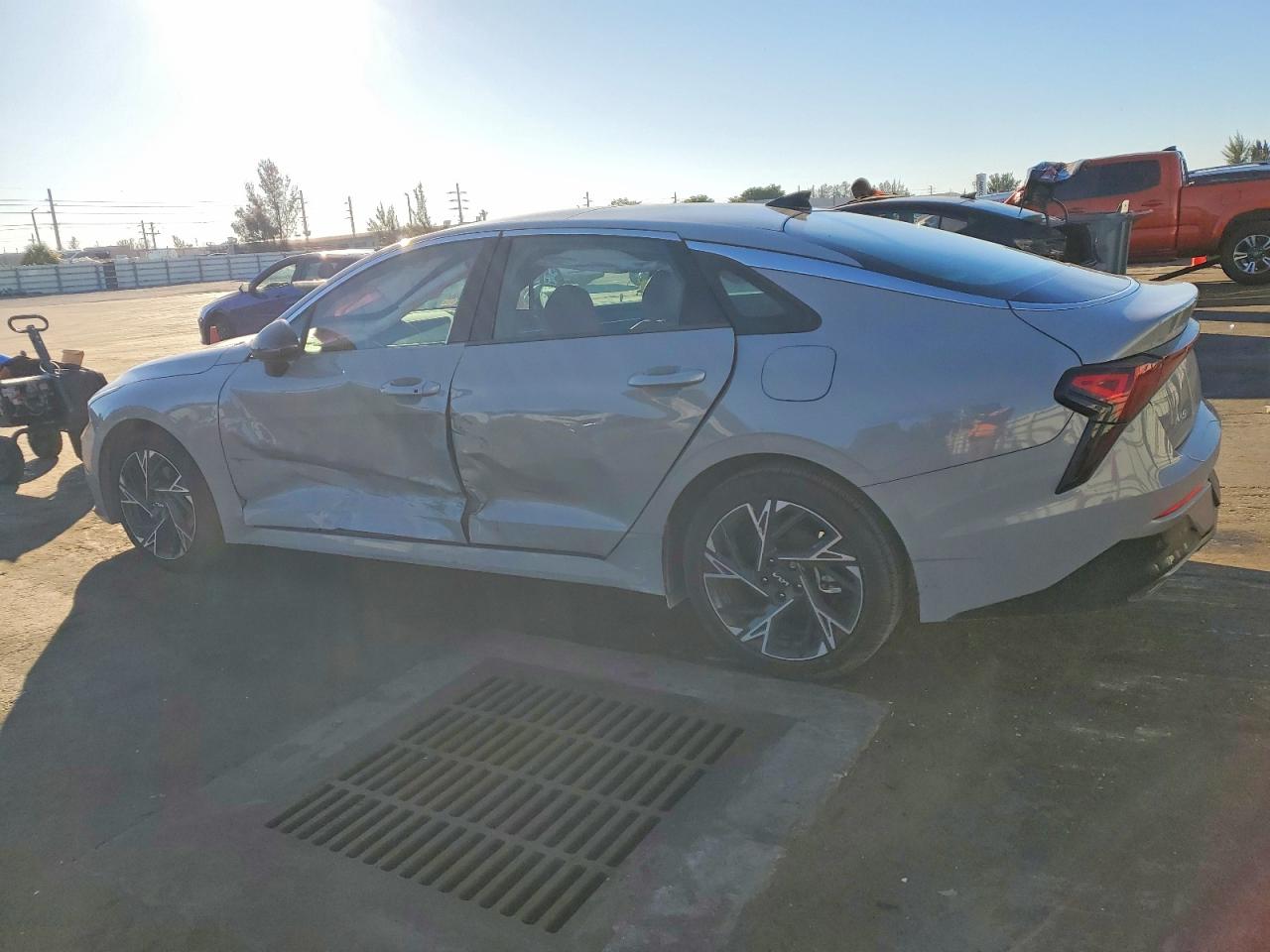 2025 KIA K5 GT LINE photo 2