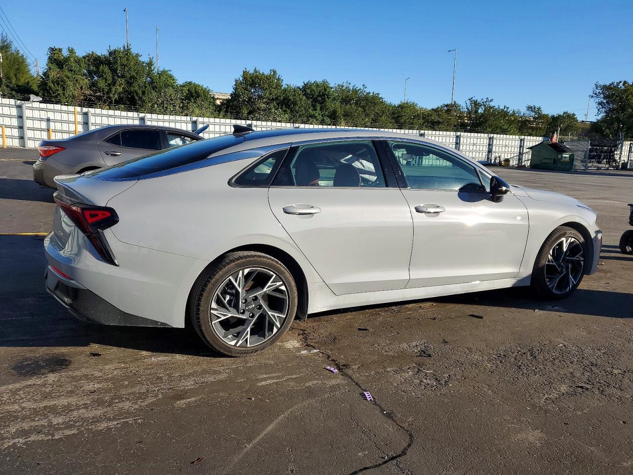 2025 KIA K5 GT LINE photo 3