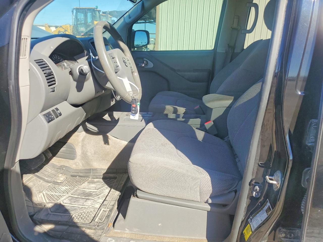 2017 NISSAN FRONTIER S photo 7