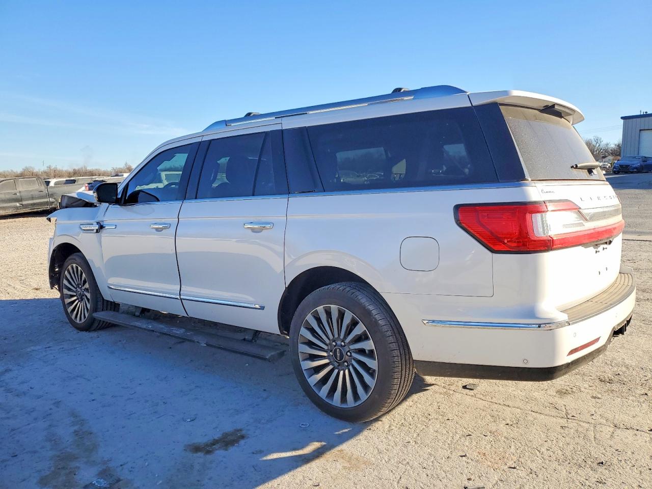 2019 LINCOLN NAVIGATOR L RESERVE photo 2