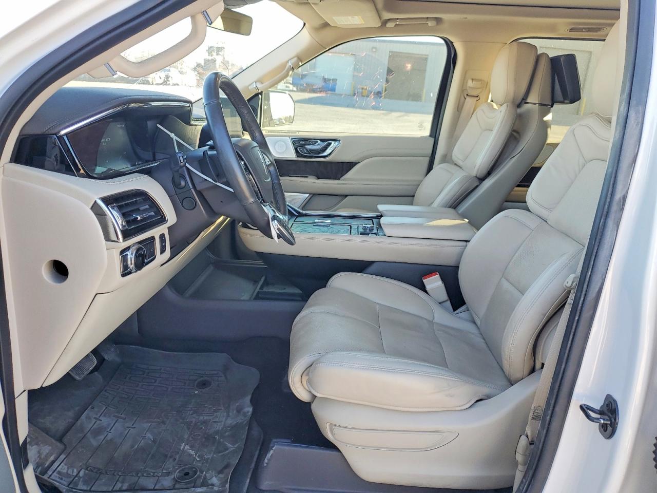 2019 LINCOLN NAVIGATOR L RESERVE photo 7