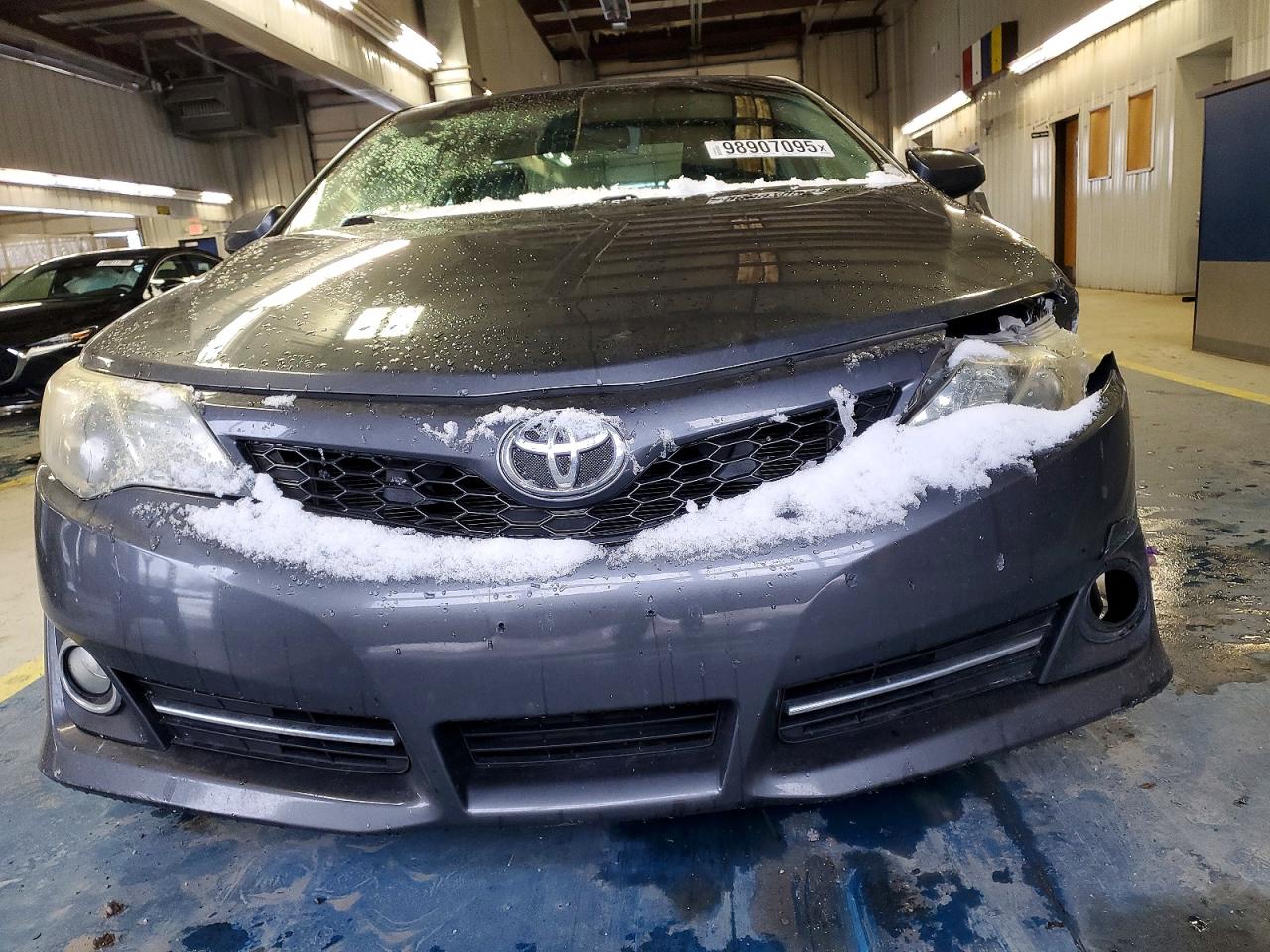 2012 TOYOTA CAMRY BASE photo 9
