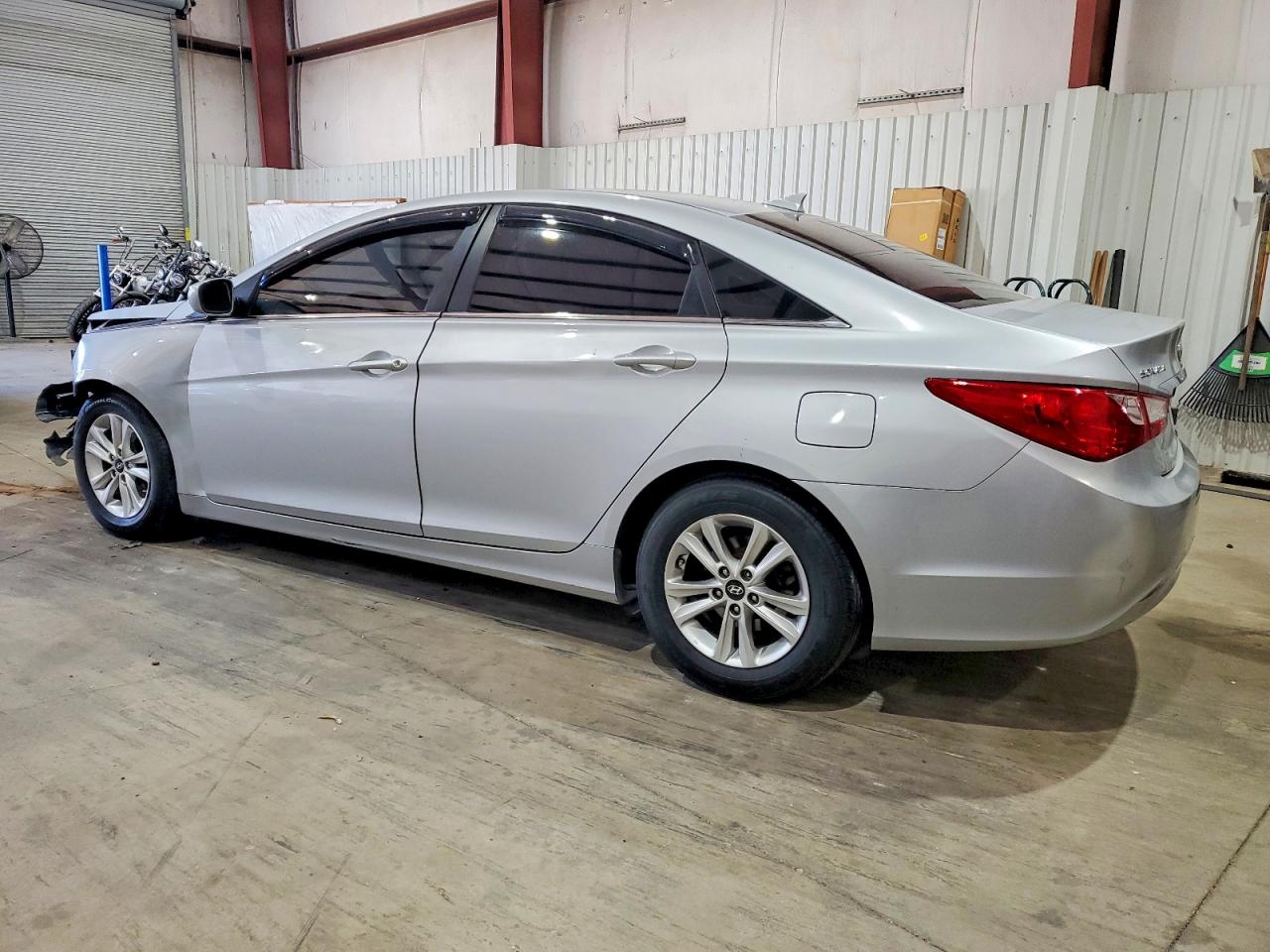 2012 HYUNDAI SONATA GLS photo 2