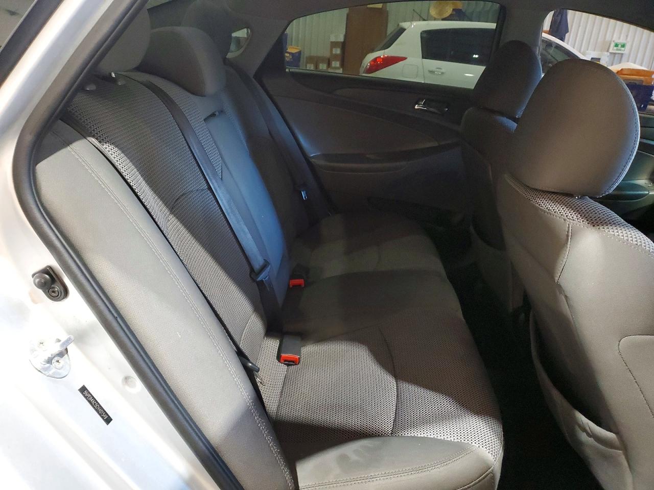 2012 HYUNDAI SONATA GLS photo 10