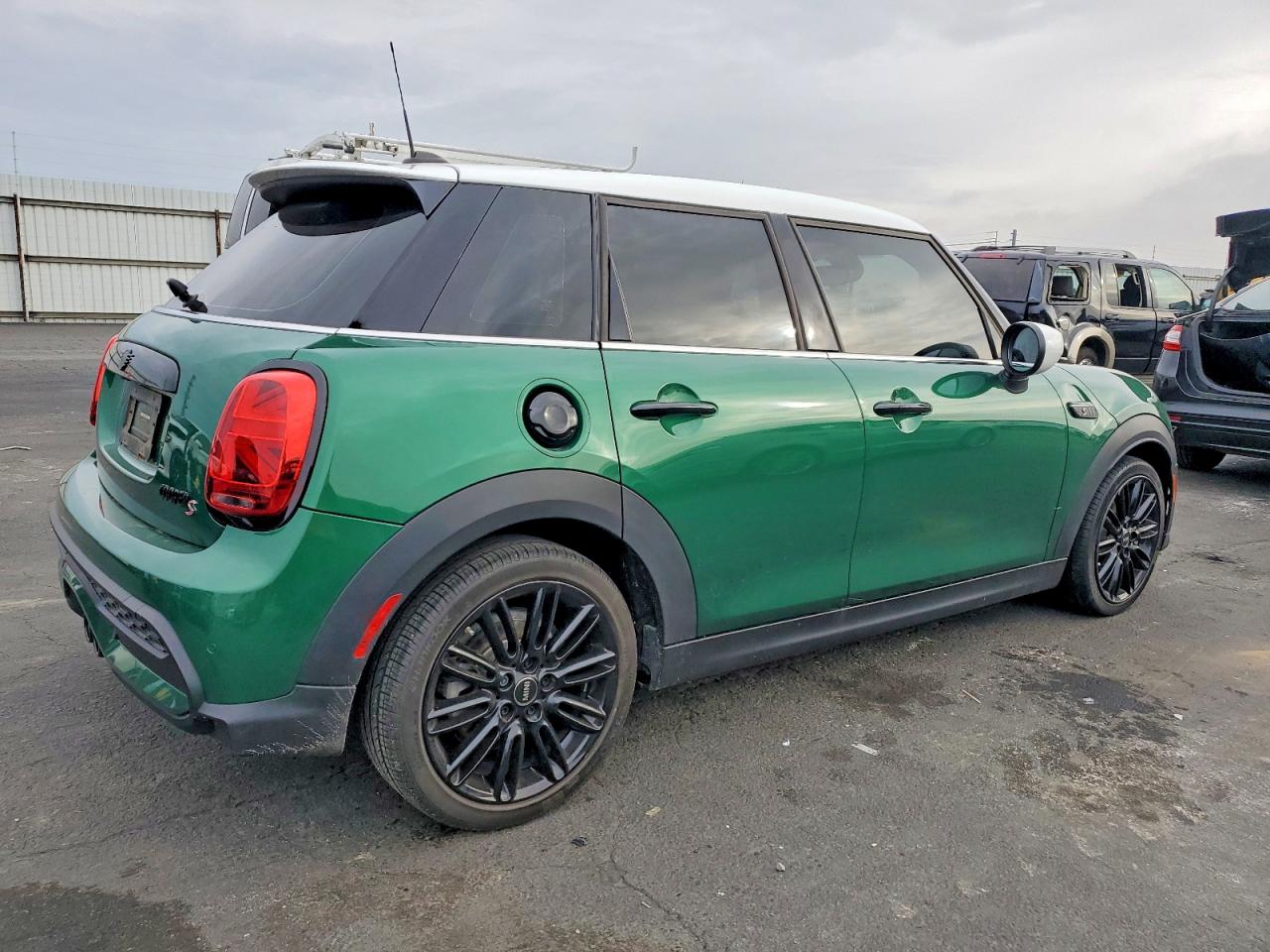 2024 MINI COOPER S photo 3
