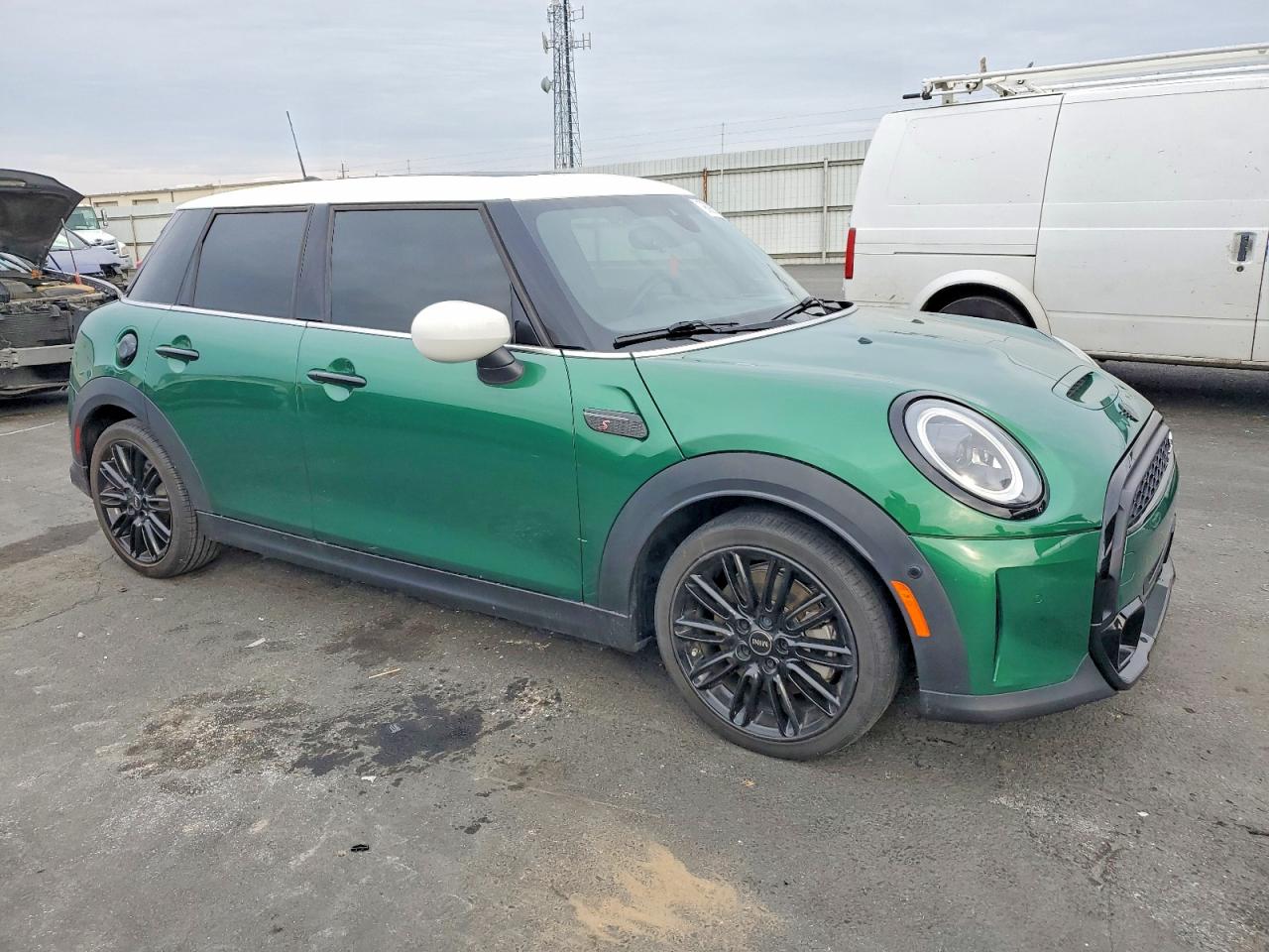2024 MINI COOPER S photo 4