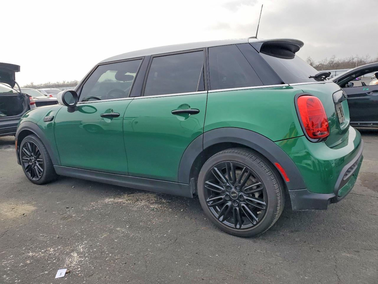2024 MINI COOPER S photo 2