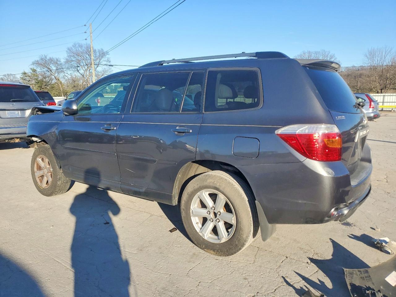 2010 TOYOTA HIGHLANDER SE photo 2