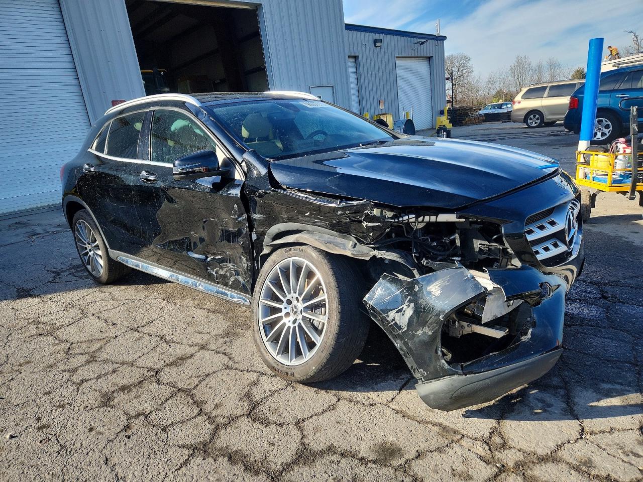 2019 MERCEDES-BENZ GLA 250 4MATIC photo 4